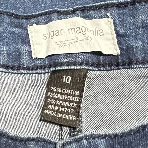 Women's Blue Jeans with Embroidered Detail - Picture 4 of 10